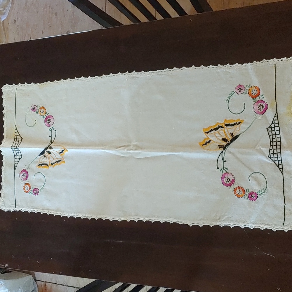 Vintage Hand Embroidered Cloth White Linen Floral Butterflies Table Runner